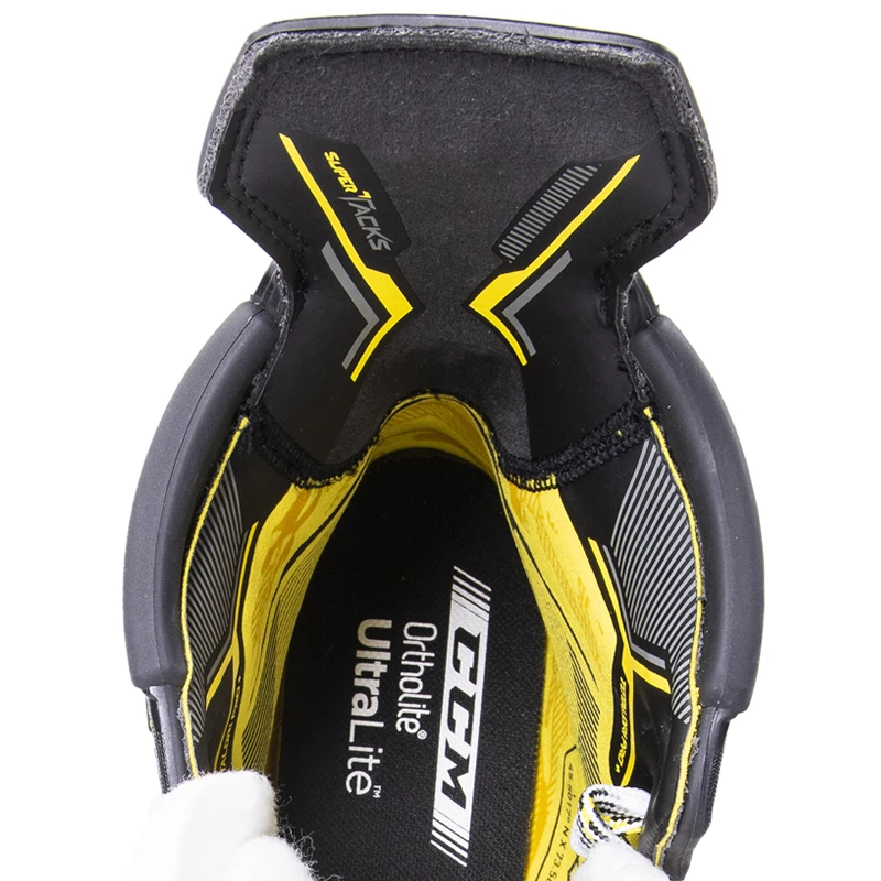 CCM Super Tacks AS3 Pro Ice Skates - JUNIOR 7 CCM Super Tacks AS3 Pro Ice Skates - JUNIOR - Image 7